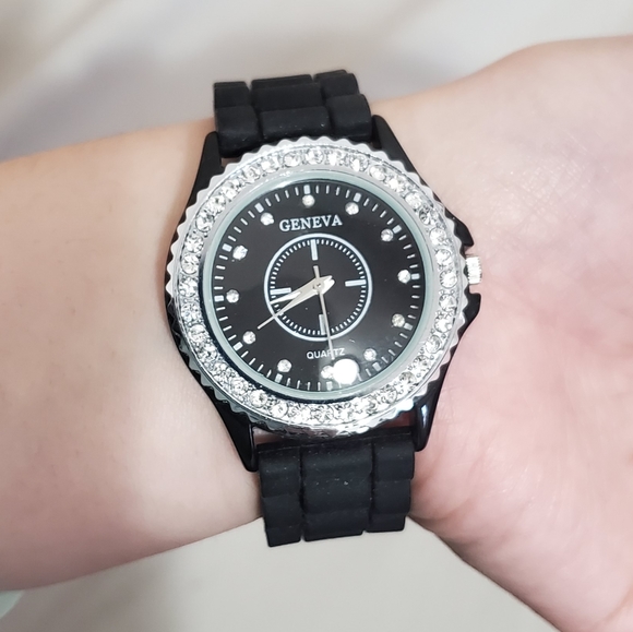 ‼️3/$20 Geneva Crystal Diamonds Watch - Picture 4 of 4
